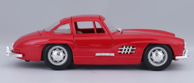 Bburago 1:24 Mercedes Benz 300SL Rot