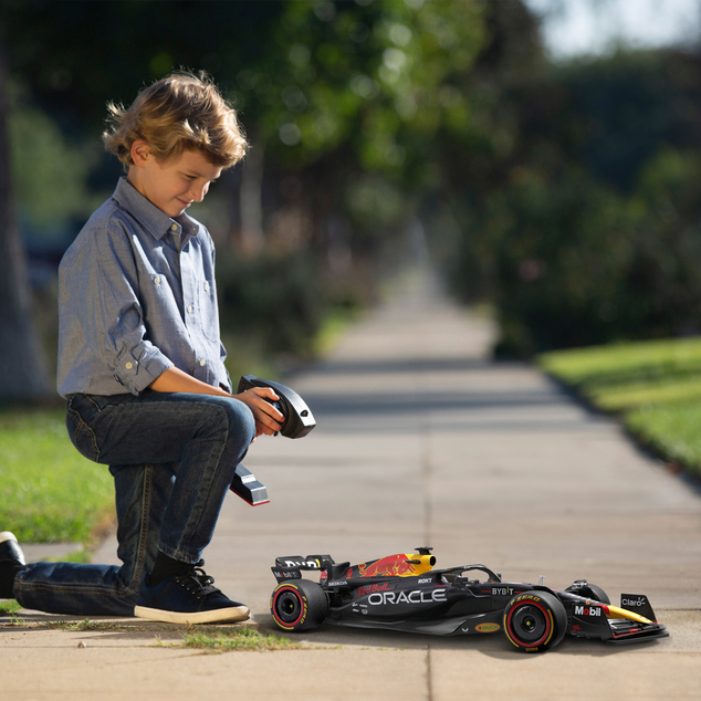 Maisto RC - 1:10 RC FORMULA RedBull RACING RB19 2023 (11 Sergie Pérez) mit Geräuschen, XTR, 2,4