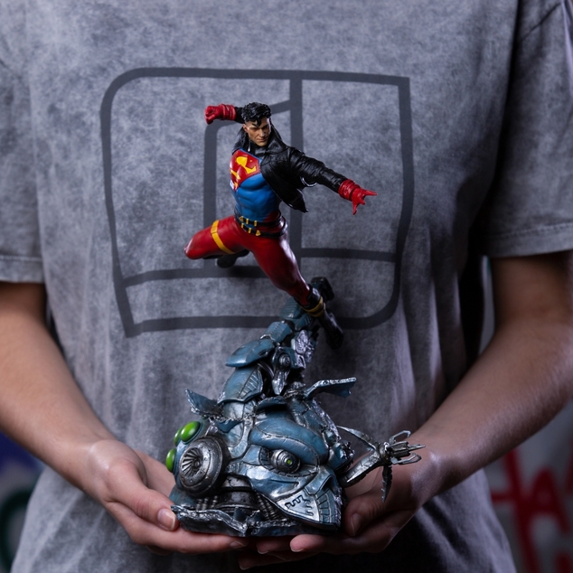 Iron Studios DC COMICS - Superboy Szobor 1/10