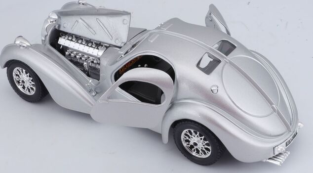 Bburago 1:24 Bugatti Atlantic Silber