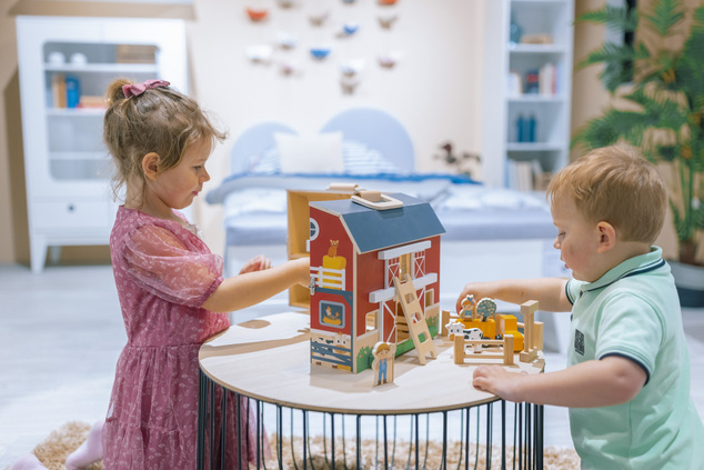 Drevená prenosná aktivita farma, 2023