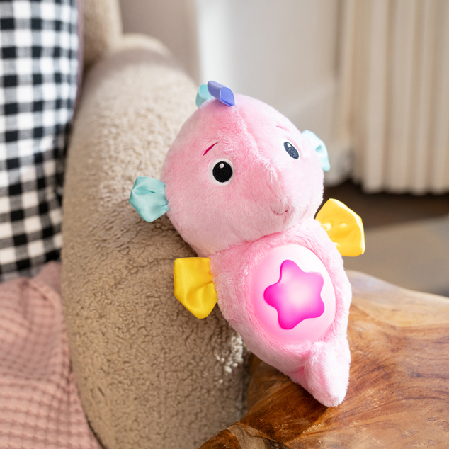 BABY EINSTEIN Hračka uklidňující se senzorem pláče - mořský koník růžový