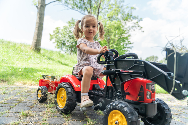 Falk Šliapací traktor 2030M Red Supercharger pedal charger s odpojiteľnou vlečkou