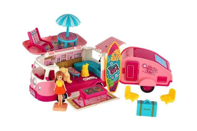 Caravan con rimorchio e bambola retrò con accessori