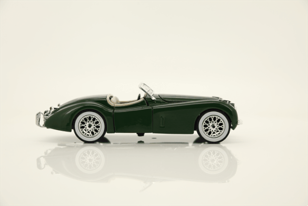 Bburago 1:24 Jaguar XK 120 Roadster (1951) Grün