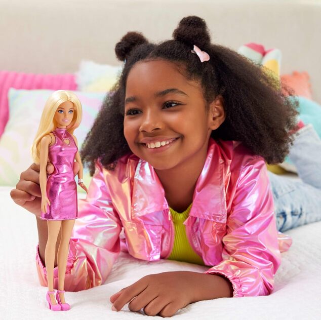 Mattel Barbie modelka Lesklé šaty so srdiečkom