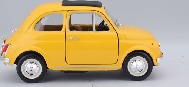 Bburago 1:24 Fiat 500 F 1965 Gelb