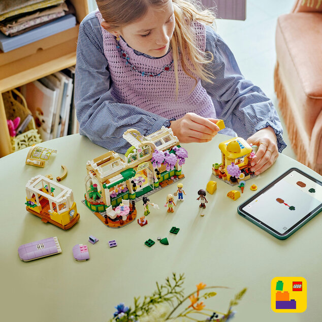 LEGO® Friends 42671 Kaviareň plná rastlín a kvetinárstvo