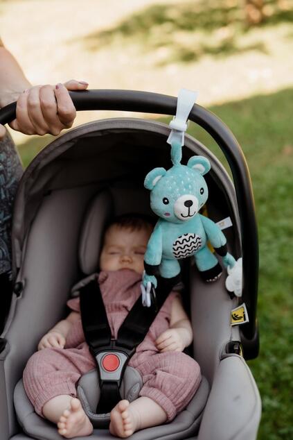 Medvedík babyted hrkálka plyš 30cm záves na postieľku/kočík