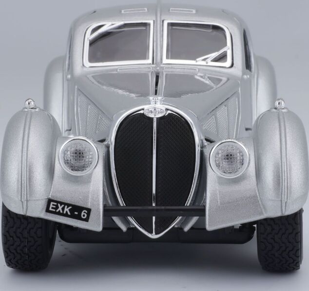 Bburago 1:24 Bugatti Atlantic Silber
