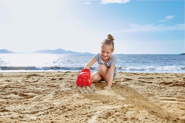 Hape Sandspielzeug - Große Pfote, rot