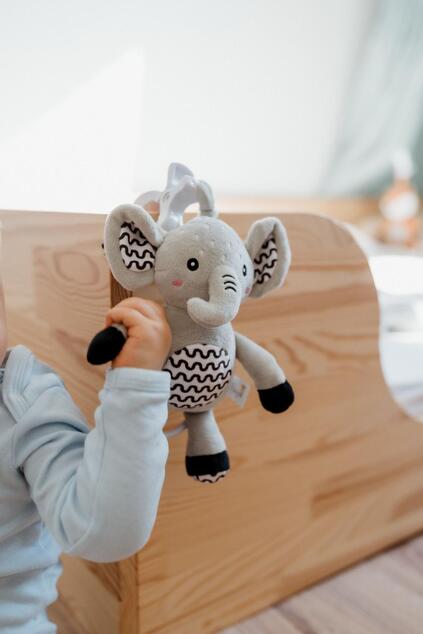 Slon babyted naťahovací plyš 30cm záves na postieľku/kočík