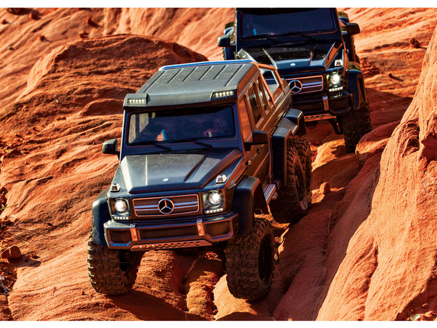 Traxxas TRX-6 Mercedes G 63 6x6 1:10 RTR čierny