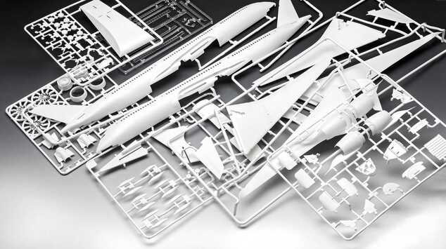 Geschenk-Set Flugzeug 05612 - A350-900 - Lufthansa (100. Jahrestag) (1:144)