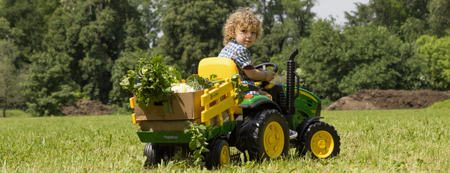 Peg-Pérego John Deere Ground Force s vlečkou 12V - 330W zelená