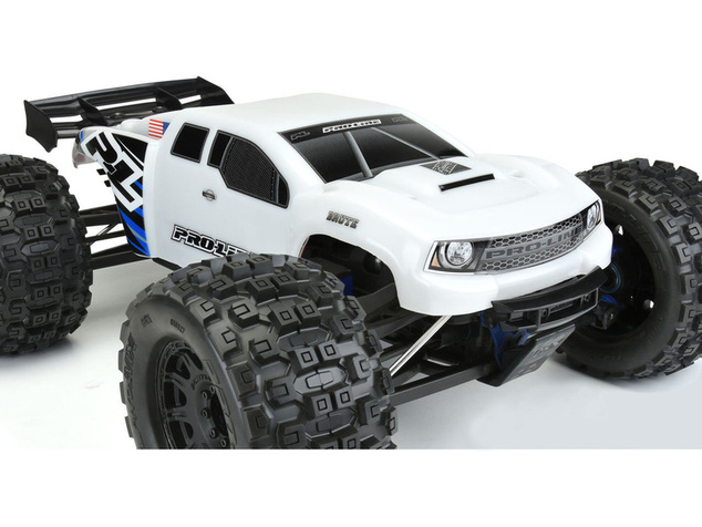 Pro-Line karoséria 1:8 Brute biela (E-Revo 2)