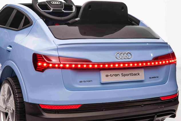 Elektrické autíčko Audi E-tron Sportback 12V, modré, široké jednomiestne sedadlo