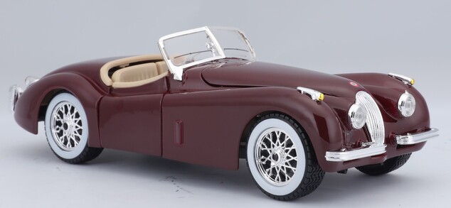 Bburago 1:24 Jaguar XK 120 Roadster (1951) Rot