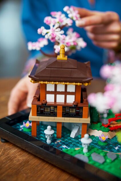 LEGO® Icons 10315 Tichá zahrada