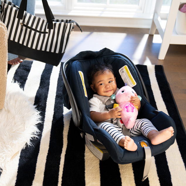 BABY EINSTEIN Hračka uklidňující se senzorem pláče - mořský koník růžový