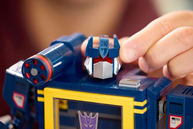 LEGO® Icons 10358 Transformers: Soundwave