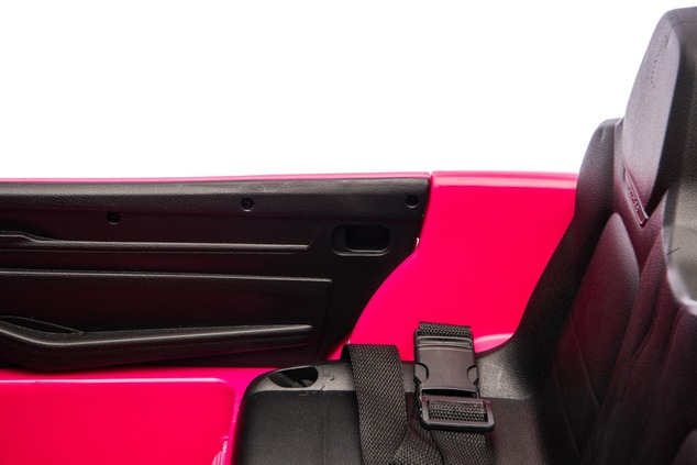 Elektrické autíčko Porsche Macan 12V s pohonom zadných kolies a licenciou (Jednomiestne),
