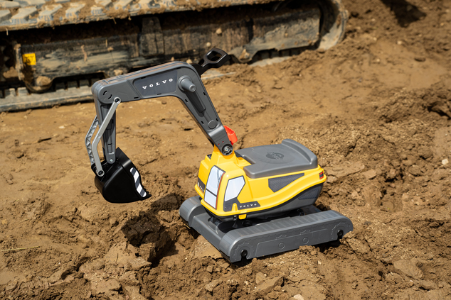 Falk Volvo Digger plne kĺbový s otvárateľným sedadlom