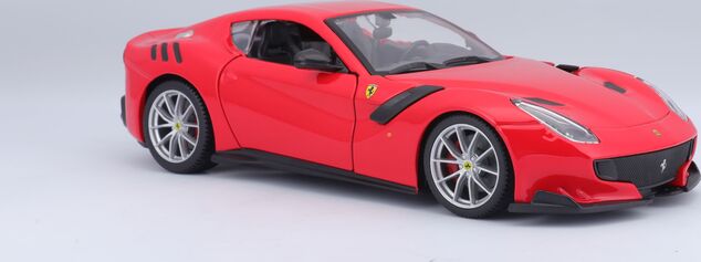 Bburago 1:24 Ferrari F12TDF Rot