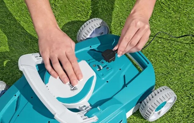 Bestway 58765 Robotski usisivač za bazen AquaTronix™ do 50 m2