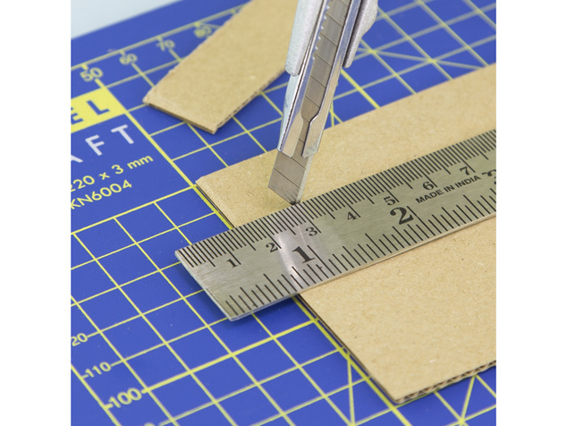 Couteau en métal à lame rétractable Modelcraft avec 10 lames 9x0.3mm