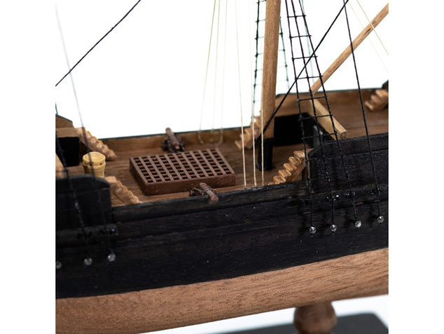 AMATI Pirátska loď 1:135 First step kit