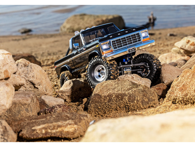Traxxas TRX-4M Ford F-150 1979 1:18 RTR hnedý
