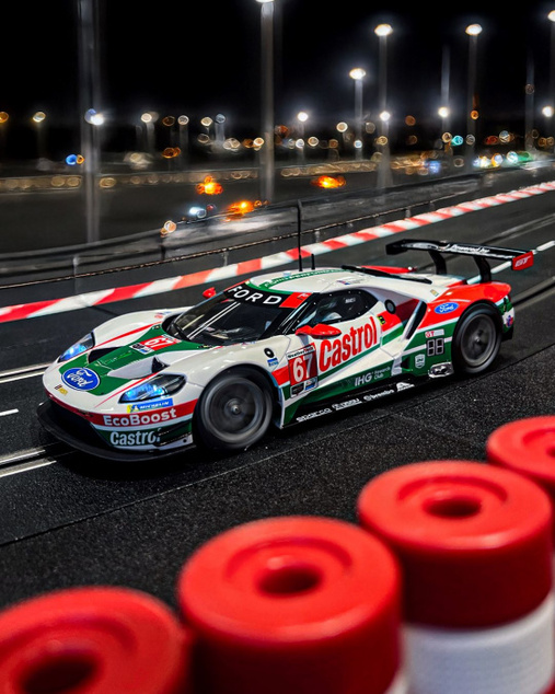Auto Carrera D124 - 24000 Ford GT Race Car &amp;quot;No.67&amp;quot;
