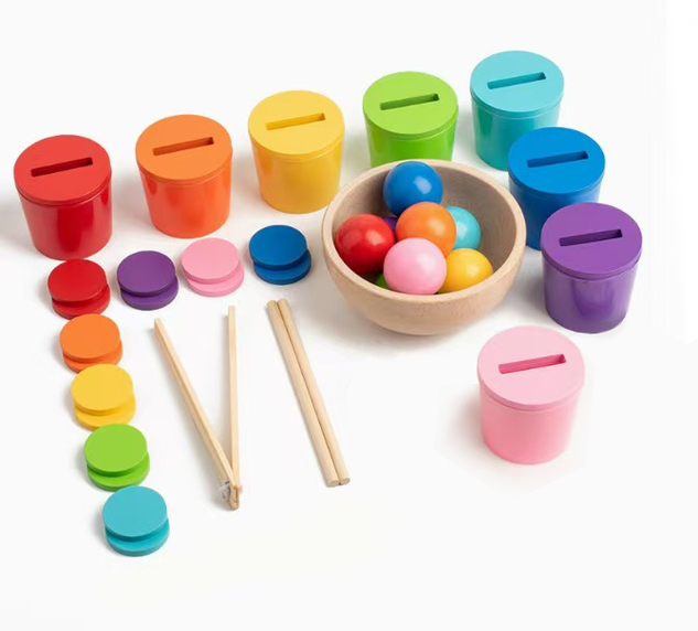 2Kids Toys Dúhové guličky, mince a kalíšky 8 farieb