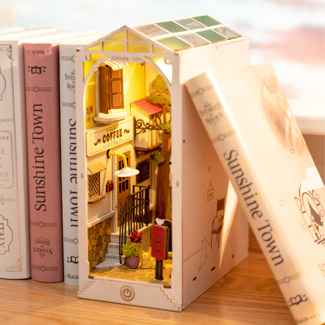 RoboTime Buchstütze Miniaturhaus Sonnige Stadt