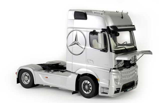 Model Kit tovornjak 3905 - Mercedes Benz Actros MP4 Gigaspace (1:24)
