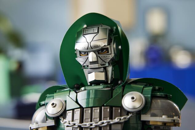 LEGO® Marvel 76345 Busta del Dottor Destino