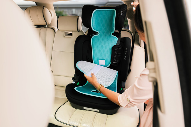Priedušná podložka do autosedačky Breeze sk. 2/3, Ice Grey
