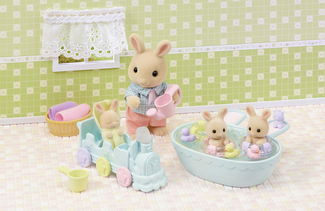 Sylvanian Families Kúpeľ trojčiat králikov