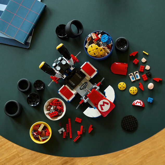 LEGO® Super Mario 72037 Mario Kart™: Mario și Kart Standard