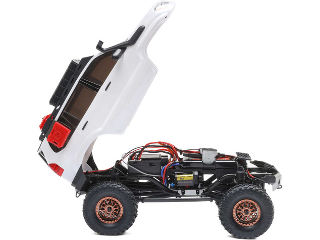 Axial SCX24 Lexus GX 470 1:24 4WD RTR biely