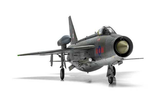Classic Kit letadlo A09178A - English Electric Lightning F.6 (1:48)