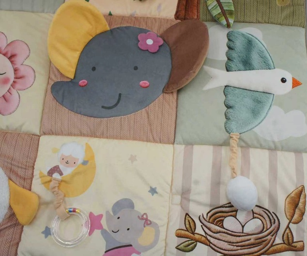 2Kids Toys Érzékszervi játszószőnyeg Állatkák