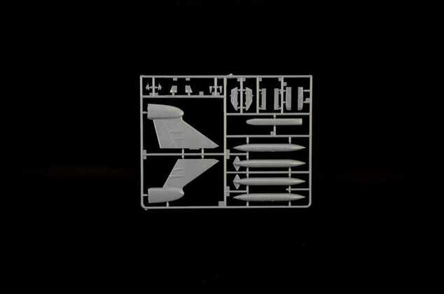 Model Kit letadlo 1235 - EF-111 A Raven (1:72)