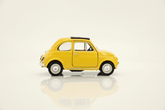 Bburago 1:24 Fiat 500 F 1965 Gelb
