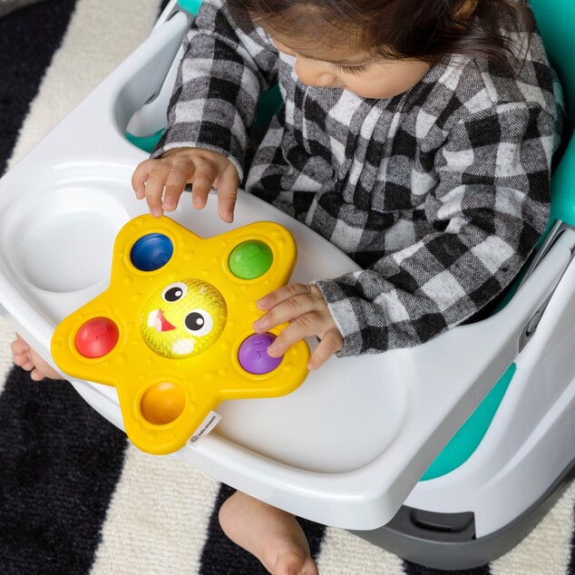 BABY EINSTEIN Jucărie activă cu ventuză Pop &amp; Glow Starfish™ 6m+