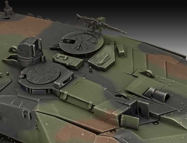 Gift-Set tank 05631 - 70 Years Bundeswehr: Leopard 2 A6A2 (Exclusive Edition) (1:35)