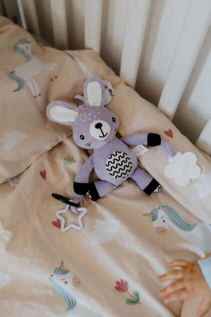 Zajačik/Zajac babyted hrkálka plyš 30cm záves na postieľku/kočík