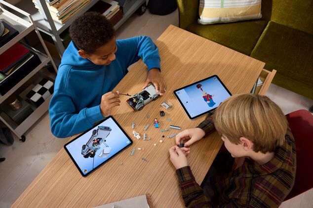 LEGO® Speed Champions 77256 Stroj času z filmu Návrat do budúcnosti