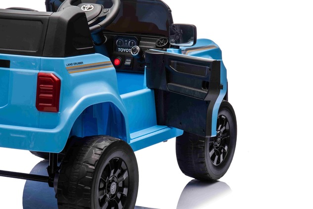 Elektrické autíčko Toyota Landcruiser 12V, modré, široké jednomiestne sedadlo, 2,4 GHz dia